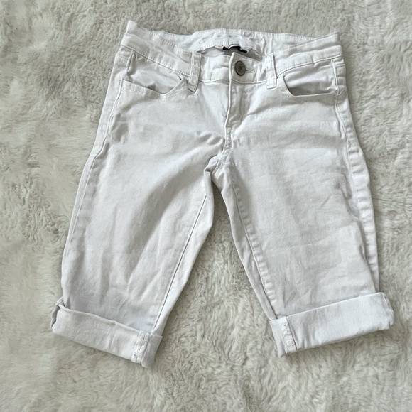 American Eagle Outfitters Pants - 🌻3/$15 American Eagle White Denim Stretch Shorts